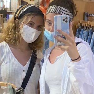 Meet your Posher, Casey